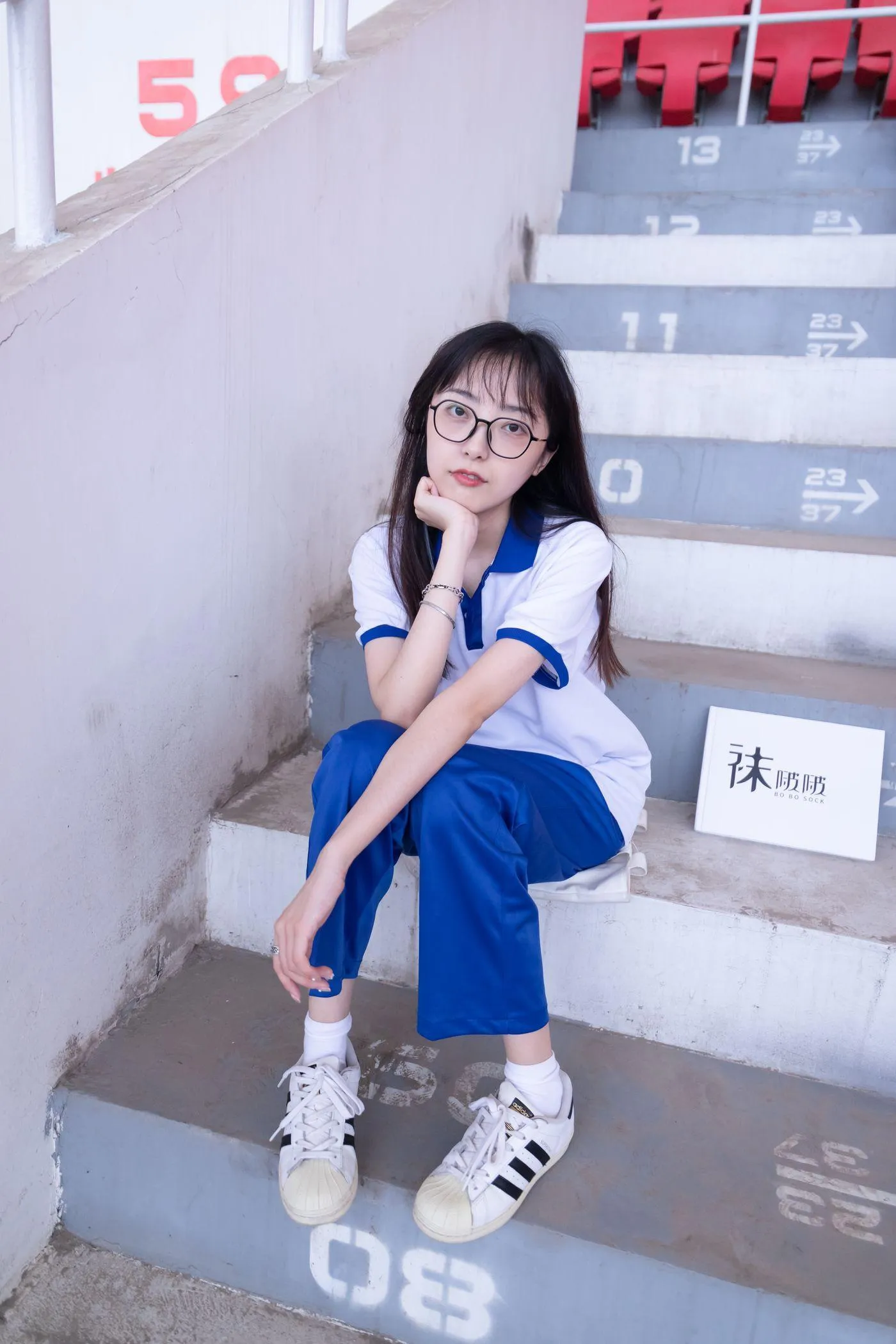 [BoBoSocks袜啵啵]NO.002 稚予-校服、贝壳头、白棉袜、裸足 [139P]插图4